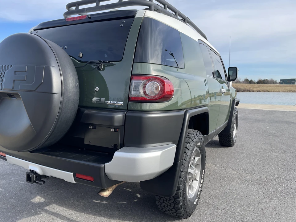 2012 Toyota FJ Cruiser - Image 11 of 31