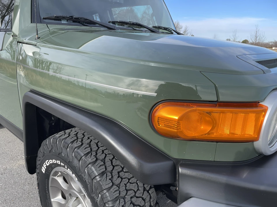 2012 Toyota FJ Cruiser - Image 17 of 31
