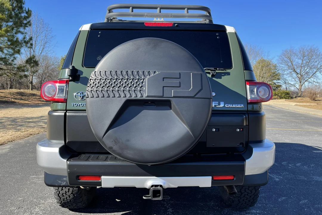 2012 Toyota FJ Cruiser - Image 5 of 31