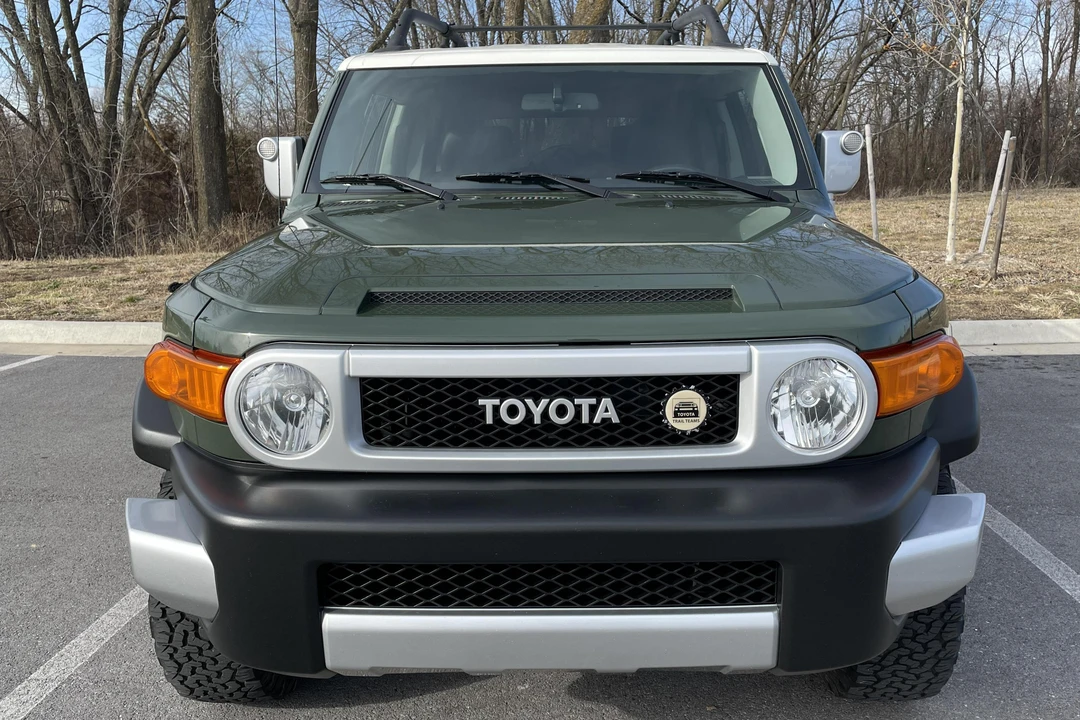 2012 Toyota FJ Cruiser - Image 20 of 31