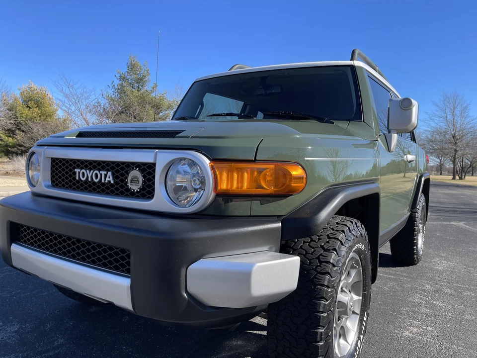 2012 Toyota FJ Cruiser - Image 22 of 31