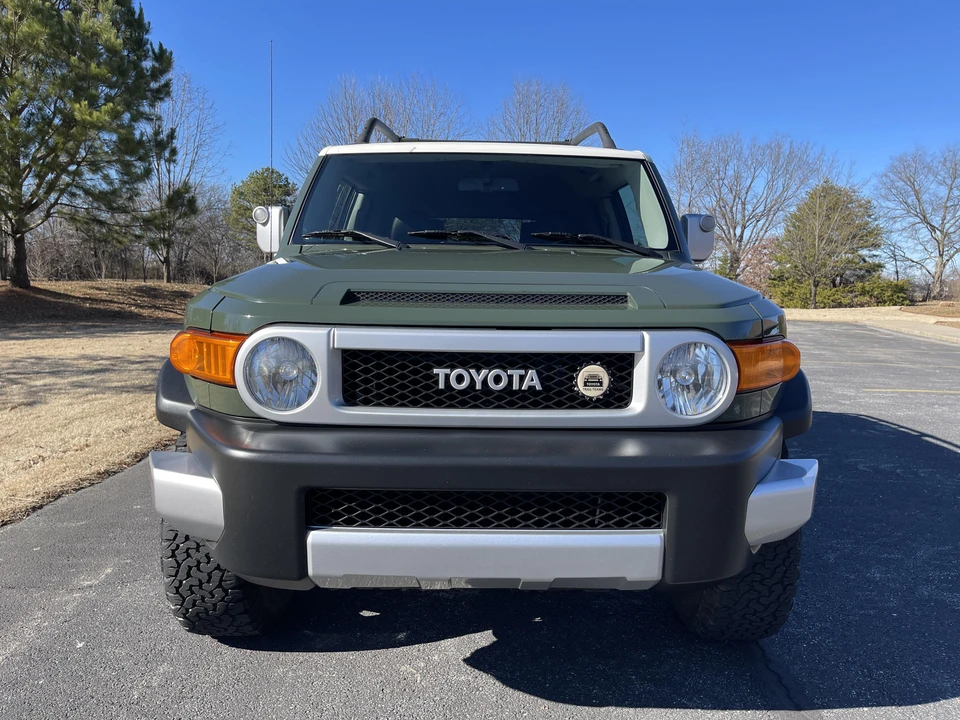 2012 Toyota FJ Cruiser - Image 6 of 31