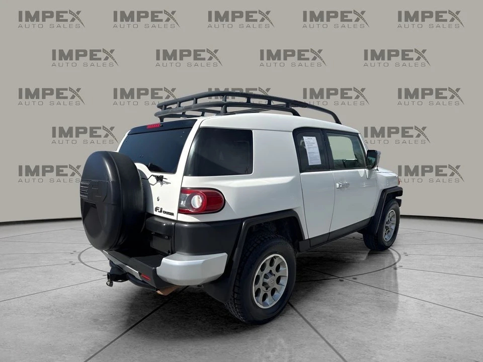 2012 Toyota FJ Cruiser - Image 5 of 21