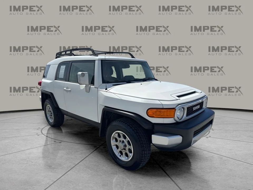 2012 Toyota FJ Cruiser - Image 7 of 21