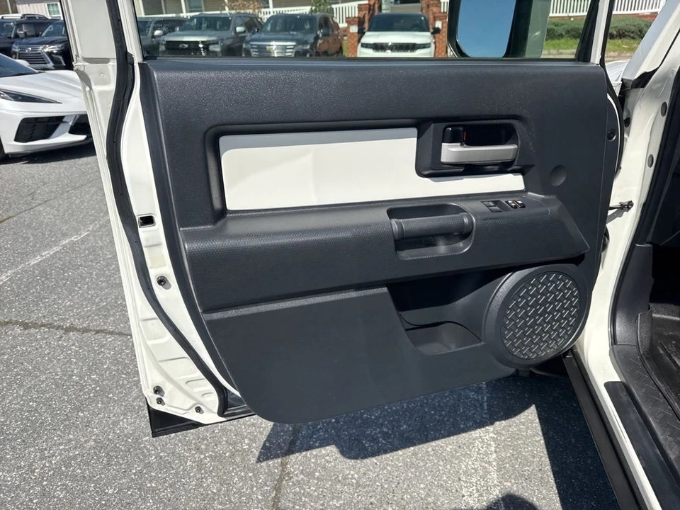 2012 Toyota FJ Cruiser - Image 21 of 21