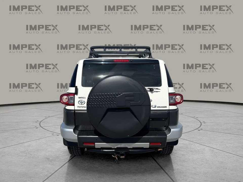 2012 Toyota FJ Cruiser - Image 4 of 21