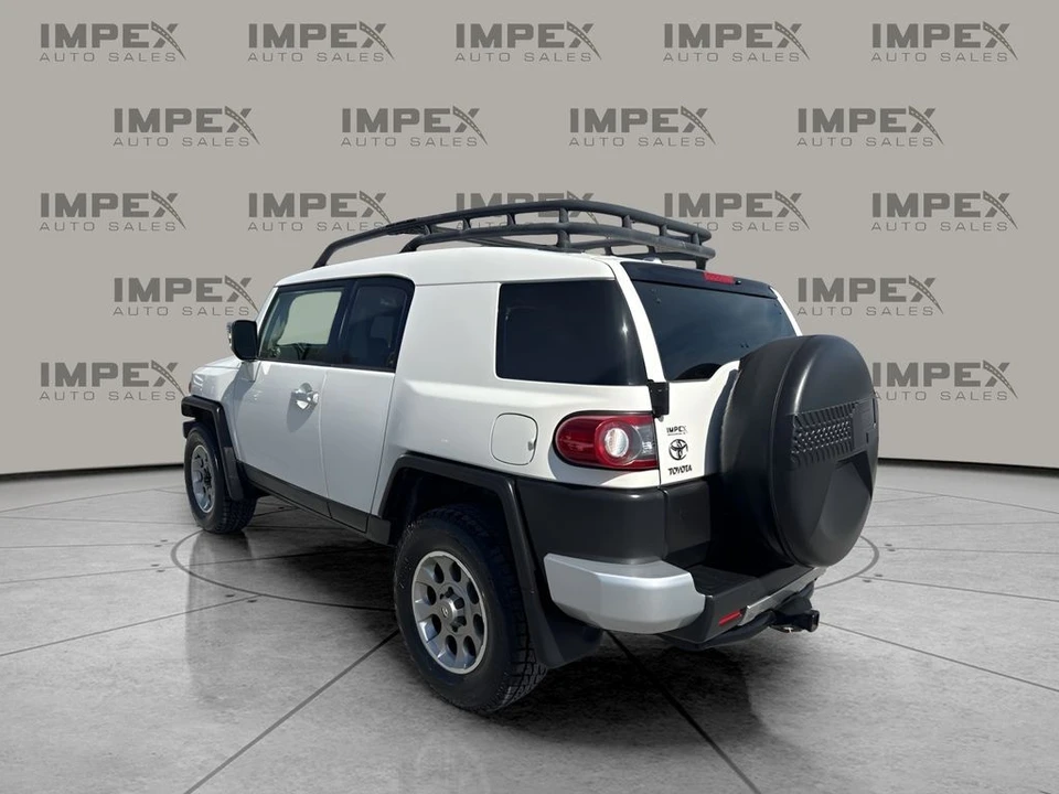 2012 Toyota FJ Cruiser - Image 3 of 21