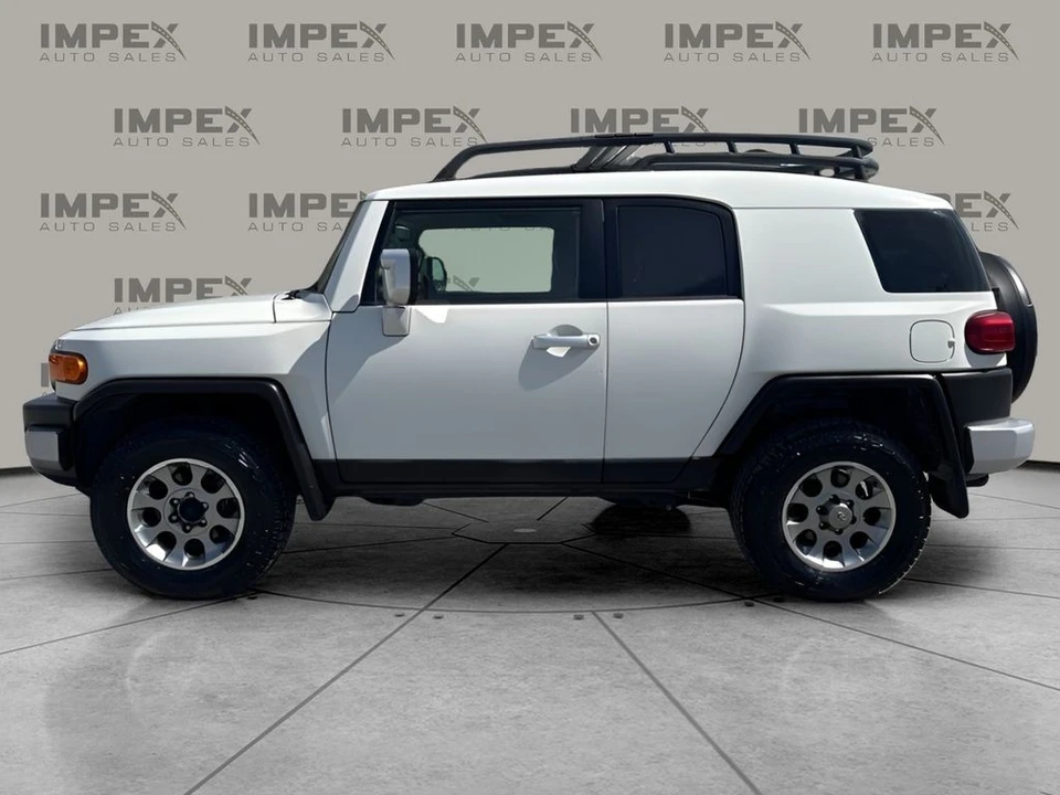 2012 Toyota FJ Cruiser - Image 2 of 21