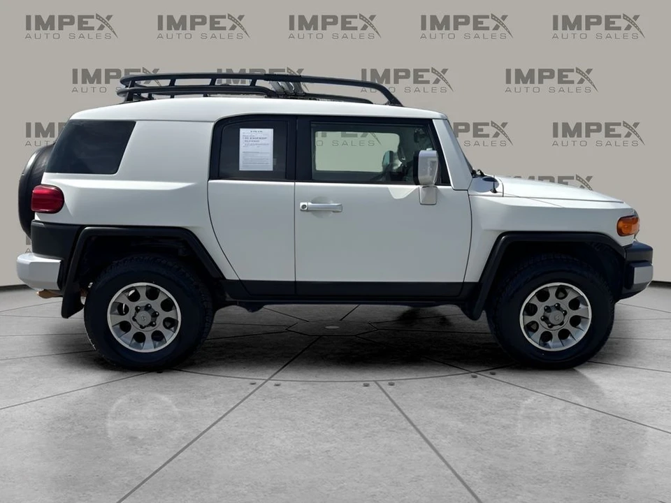 2012 Toyota FJ Cruiser - Image 6 of 21