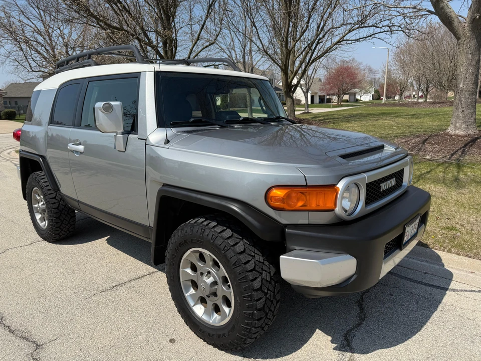 2012 Toyota FJ Cruiser - Image 12 of 31