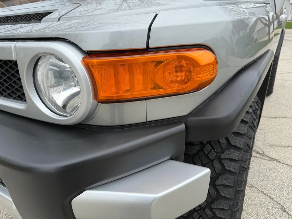 2012 Toyota FJ Cruiser - Image 18 of 31