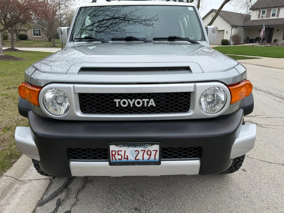 2012 Toyota FJ Cruiser - Image 7 of 31