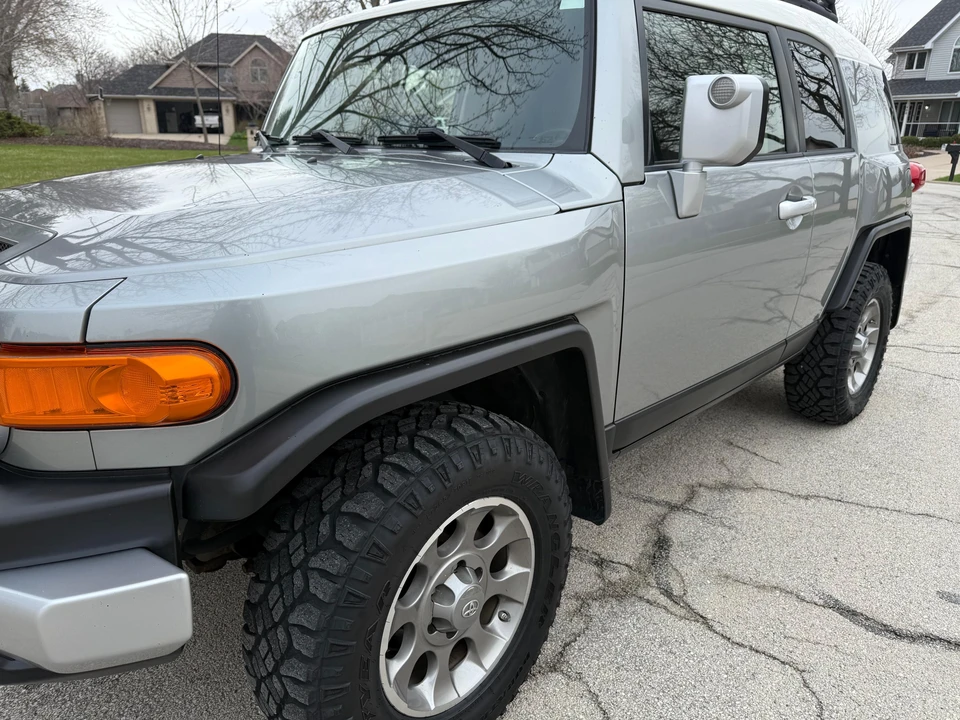 2012 Toyota FJ Cruiser - Image 20 of 31