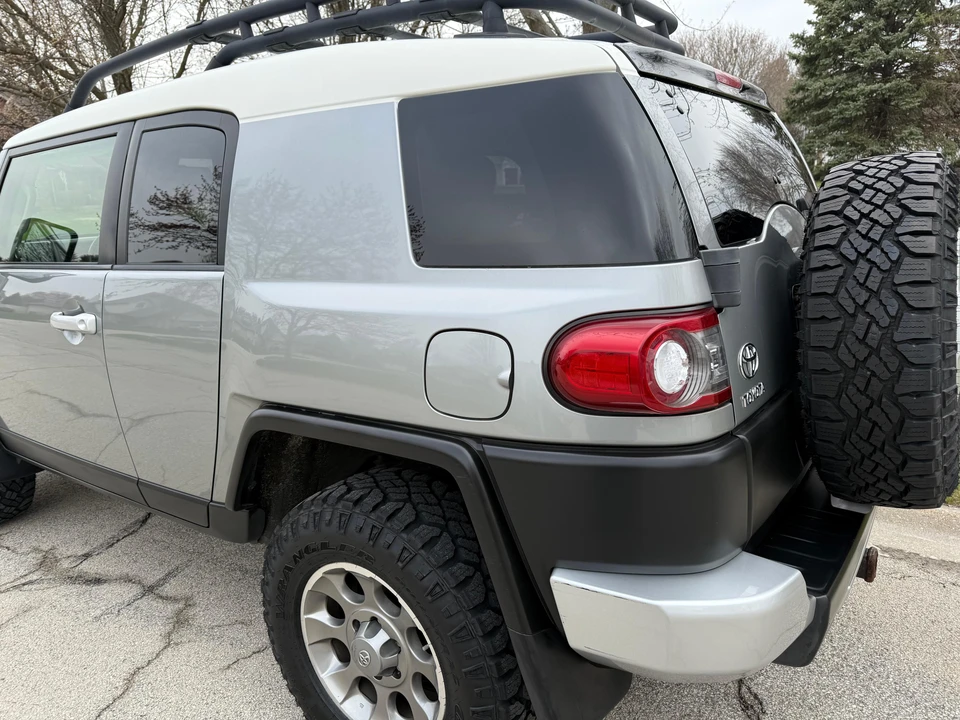 2012 Toyota FJ Cruiser - Image 26 of 31