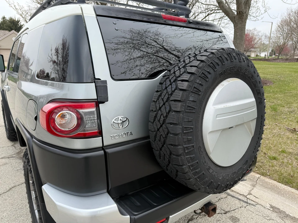 2012 Toyota FJ Cruiser - Image 27 of 31