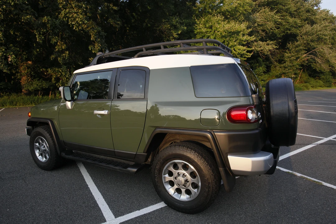 2012 Toyota FJ Cruiser - Image 14 of 31
