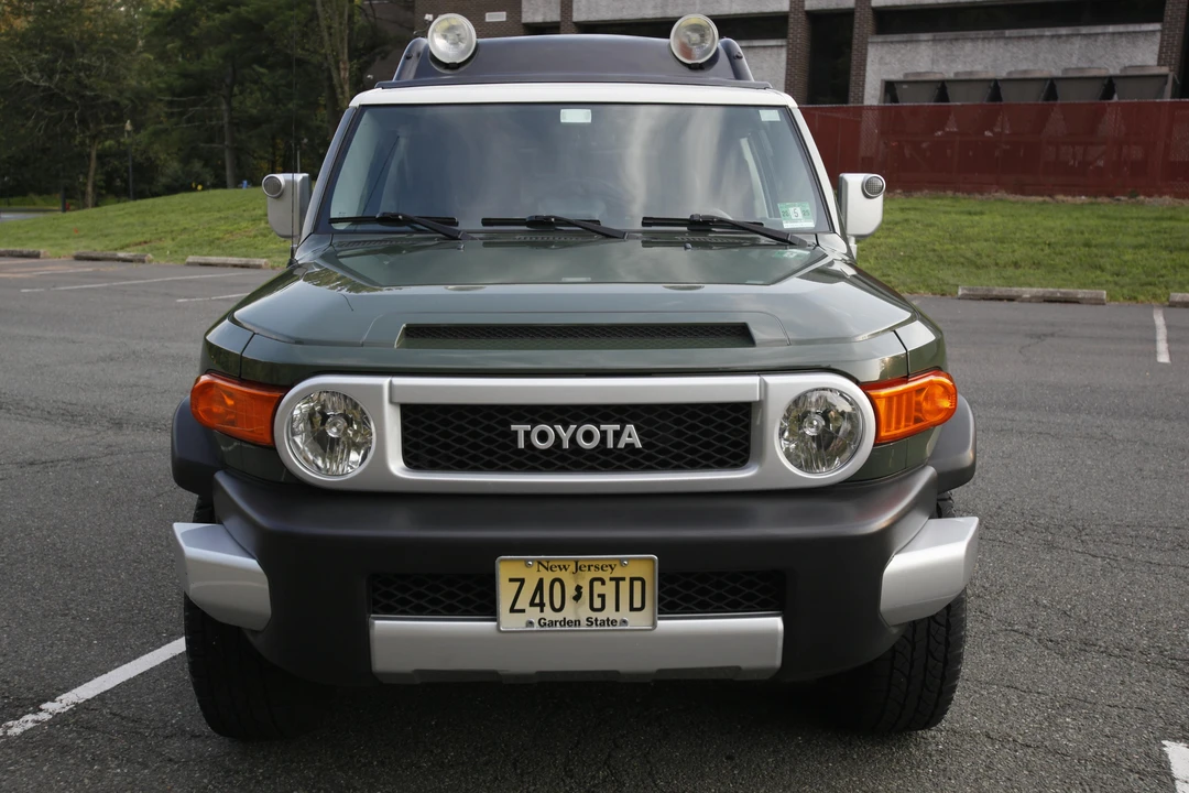 2012 Toyota FJ Cruiser - Image 6 of 31