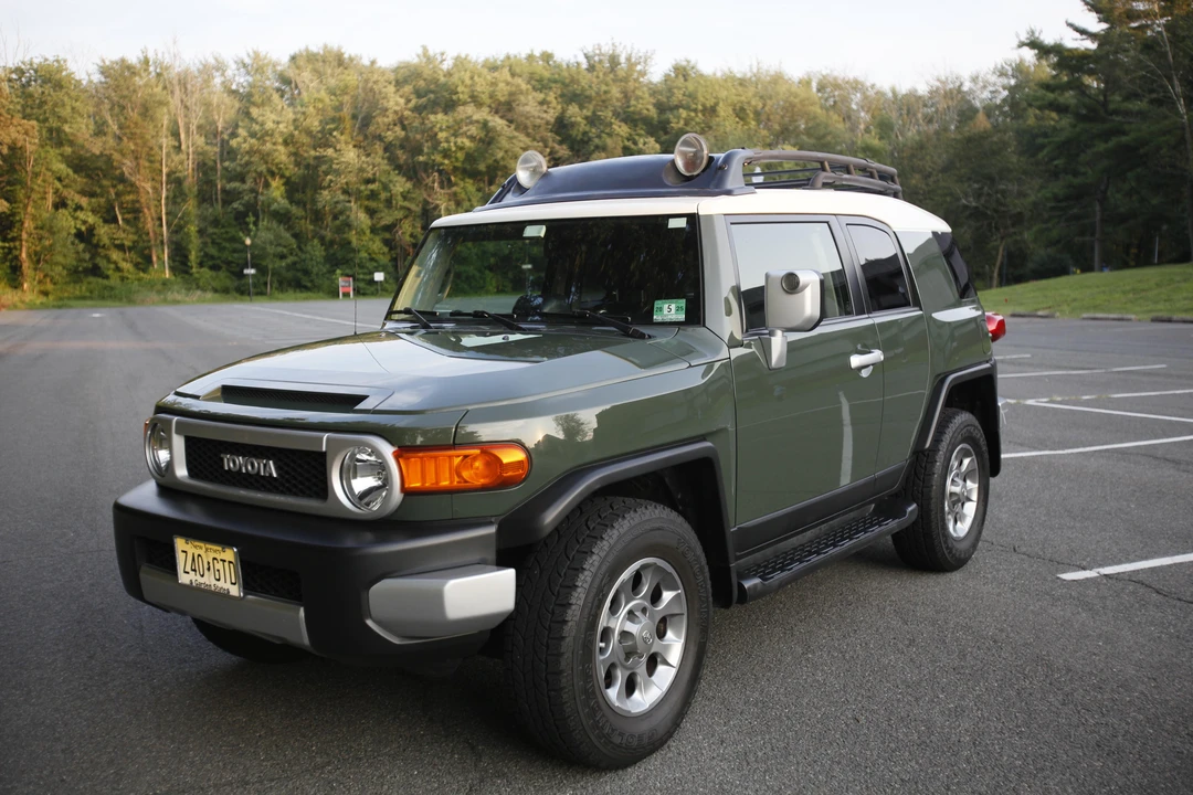 2012 Toyota FJ Cruiser - Image 11 of 31