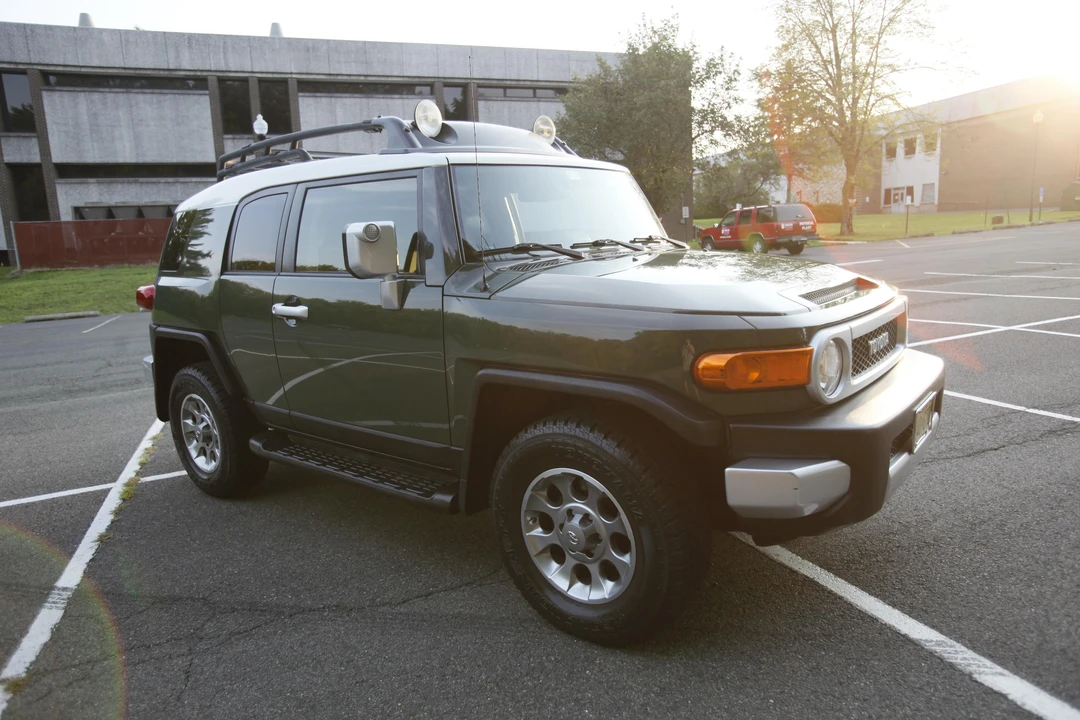 2012 Toyota FJ Cruiser - Image 18 of 31