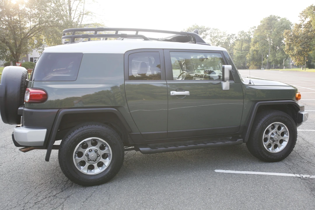 2012 Toyota FJ Cruiser - Image 20 of 31