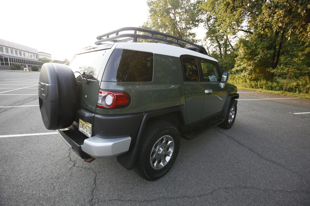 2012 Toyota FJ Cruiser - Image 17 of 31