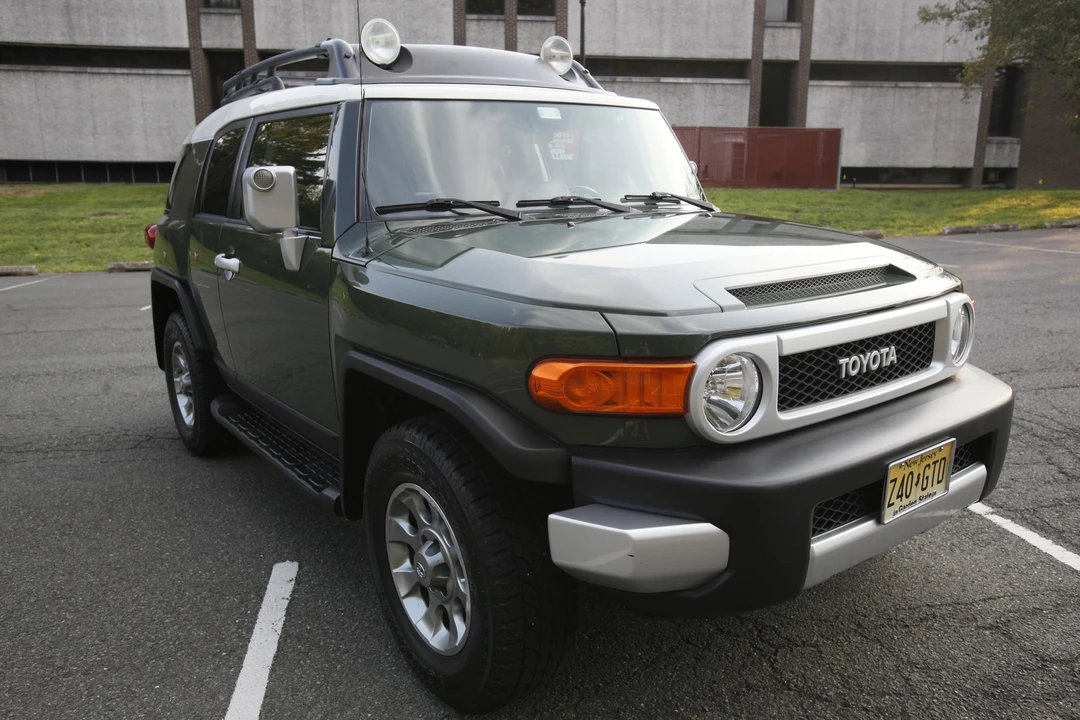 2012 Toyota FJ Cruiser - Image 19 of 31