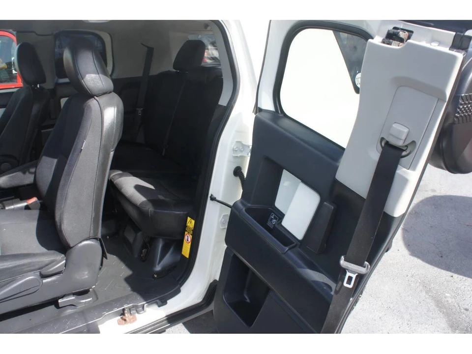 2012 Toyota FJ Cruiser - Image 15 of 31