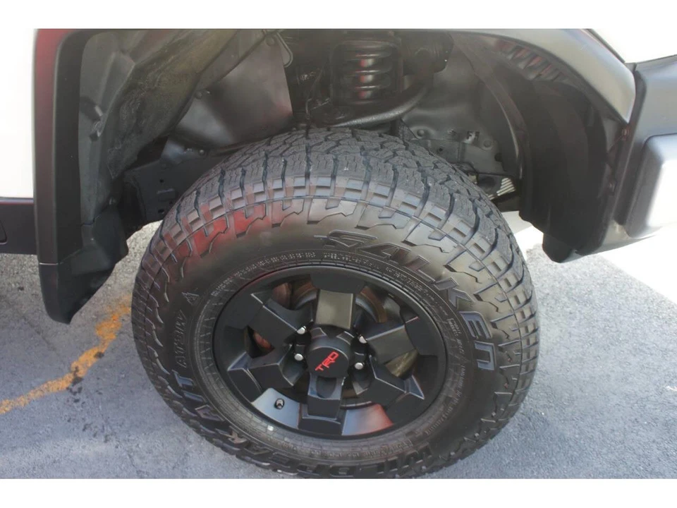2012 Toyota FJ Cruiser - Image 5 of 31