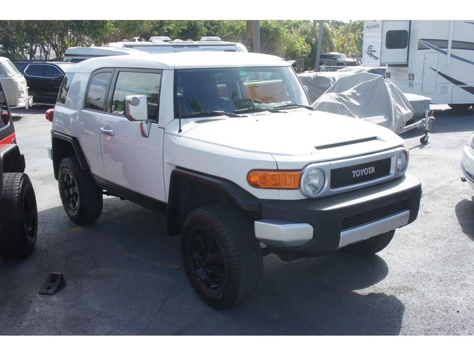 2012 Toyota FJ Cruiser - Image 3 of 31