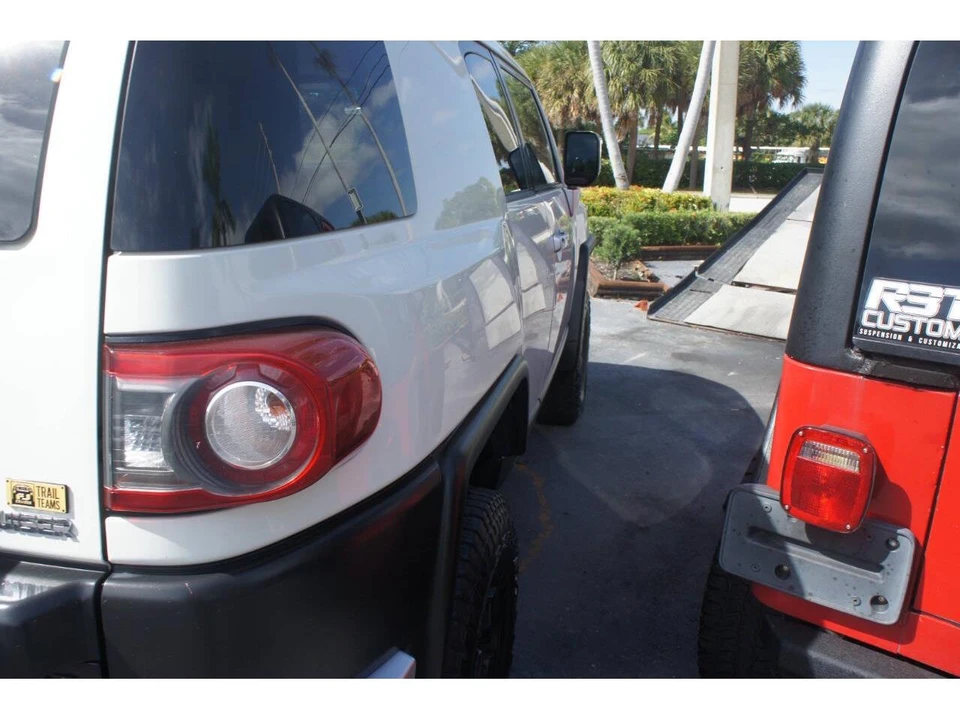 2012 Toyota FJ Cruiser - Image 12 of 31