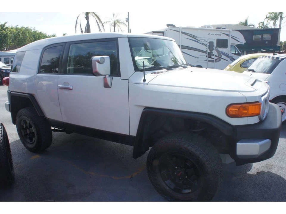 2012 Toyota FJ Cruiser - Image 6 of 31