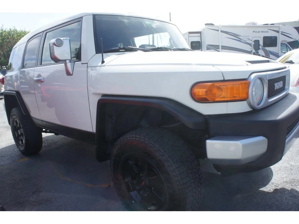 2012 Toyota FJ Cruiser - Image 4 of 31