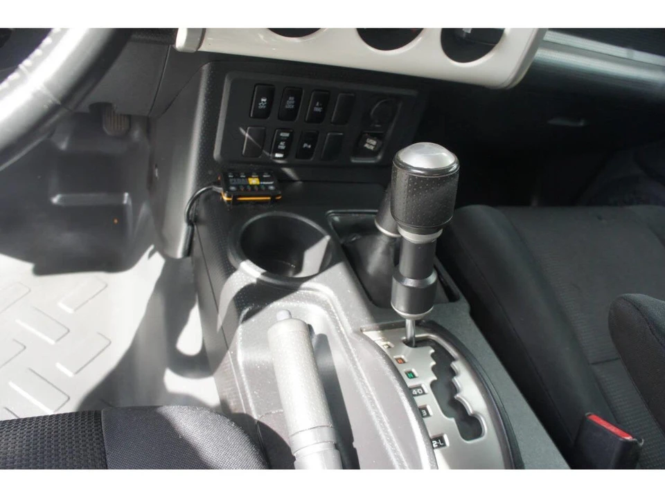 2012 Toyota FJ Cruiser - Image 22 of 31