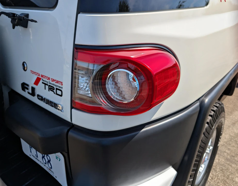 2012 Toyota FJ Cruiser - Image 22 of 31