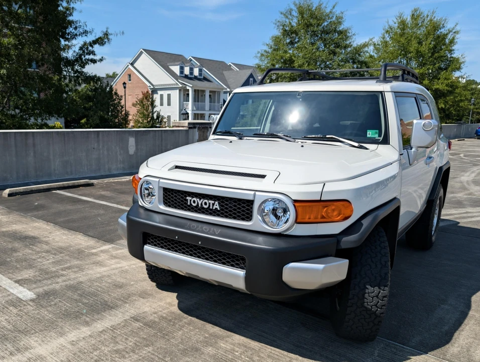 2012 Toyota FJ Cruiser - Image 6 of 31