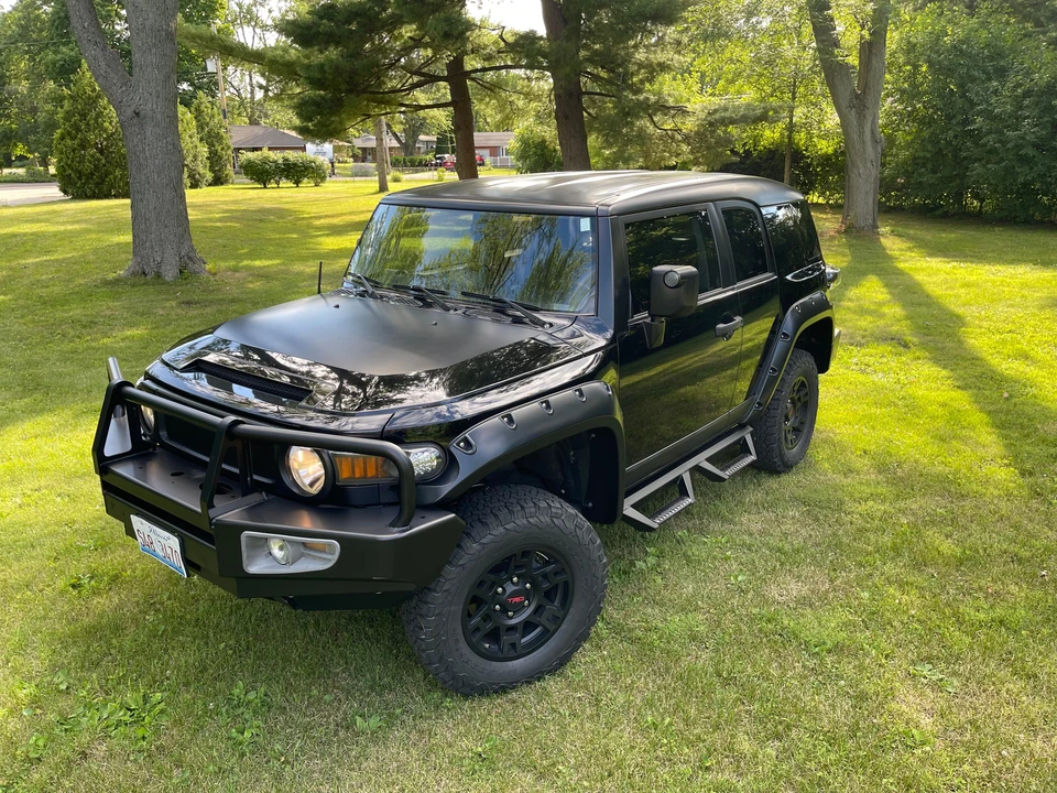 2012 Toyota FJ Cruiser - Image 8 of 31