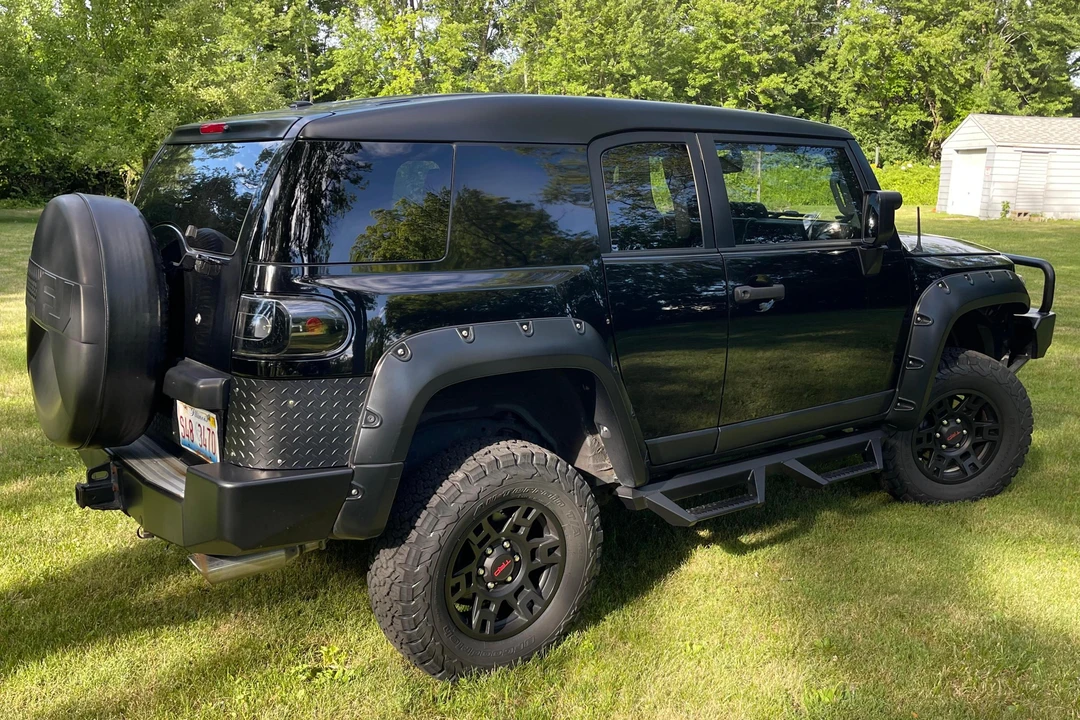2012 Toyota FJ Cruiser - Image 4 of 31