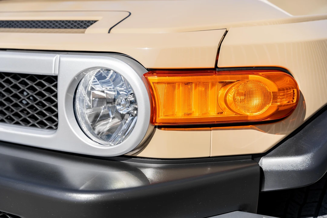 2012 Toyota FJ Cruiser - Image 11 of 31