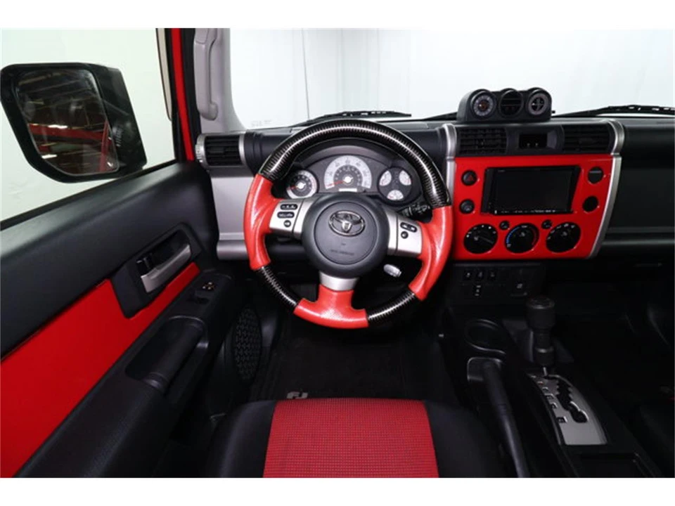 2012 Toyota FJ Cruiser - Image 10 of 31