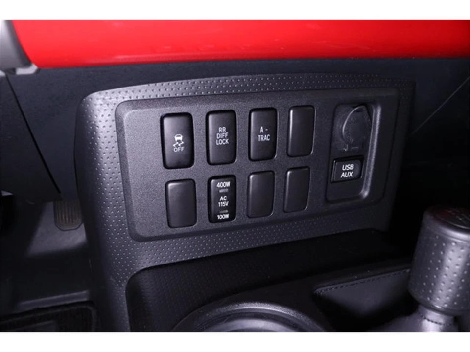 2012 Toyota FJ Cruiser - Image 16 of 31