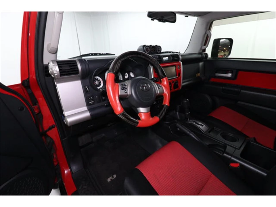 2012 Toyota FJ Cruiser - Image 9 of 31