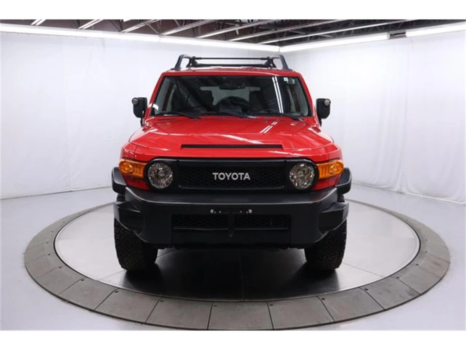 2012 Toyota FJ Cruiser - Image 3 of 31