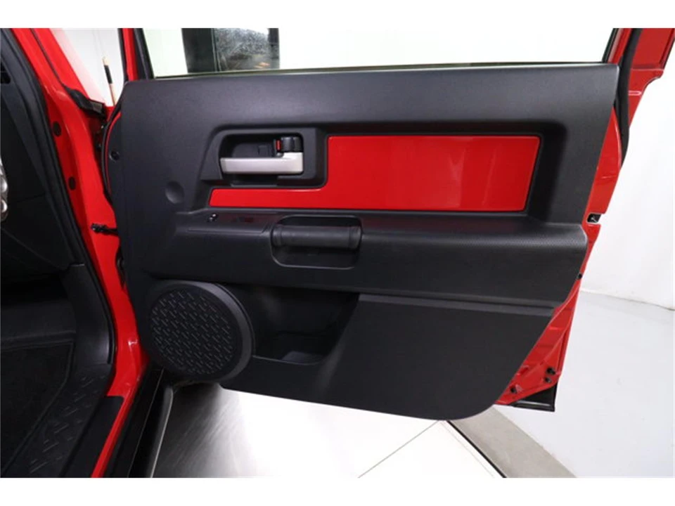 2012 Toyota FJ Cruiser - Image 27 of 31