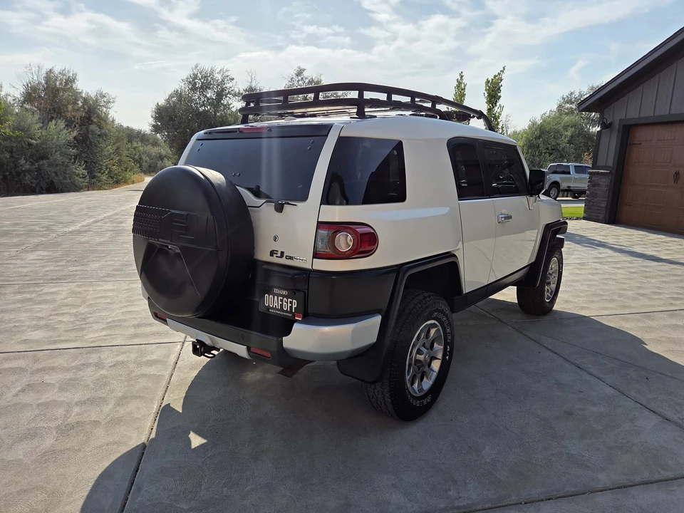 2012 Toyota FJ Cruiser - Image 6 of 31