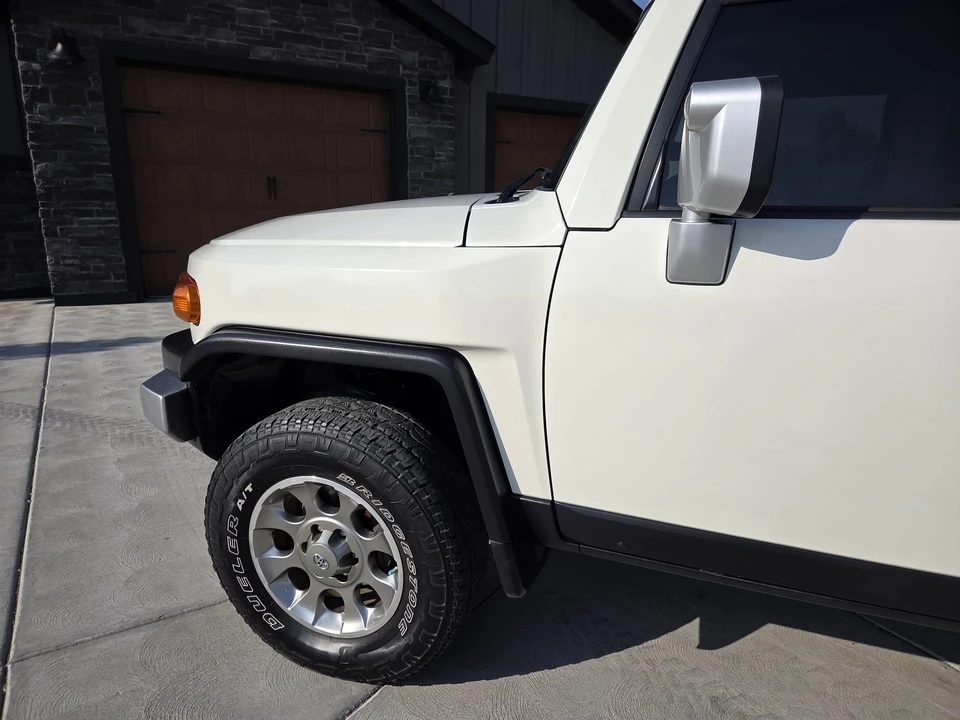 2012 Toyota FJ Cruiser - Image 16 of 31