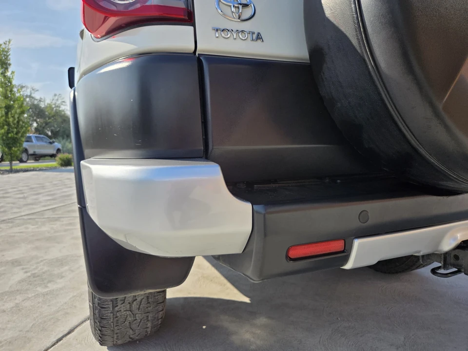 2012 Toyota FJ Cruiser - Image 22 of 31