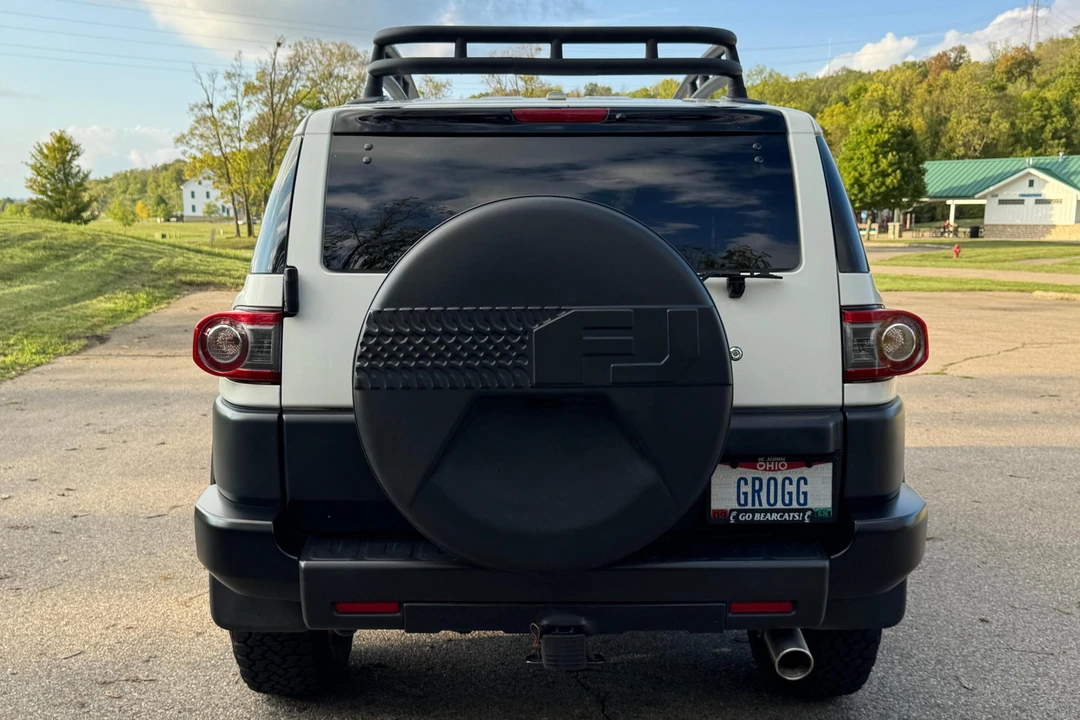 2012 Toyota FJ Cruiser - Image 5 of 31