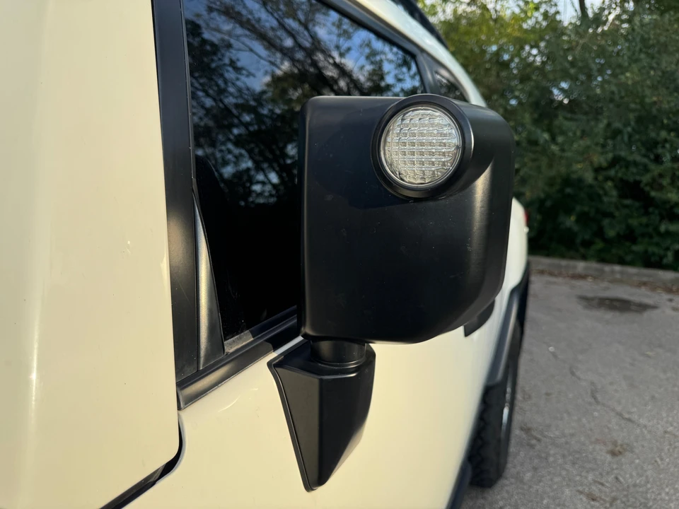2012 Toyota FJ Cruiser - Image 14 of 31