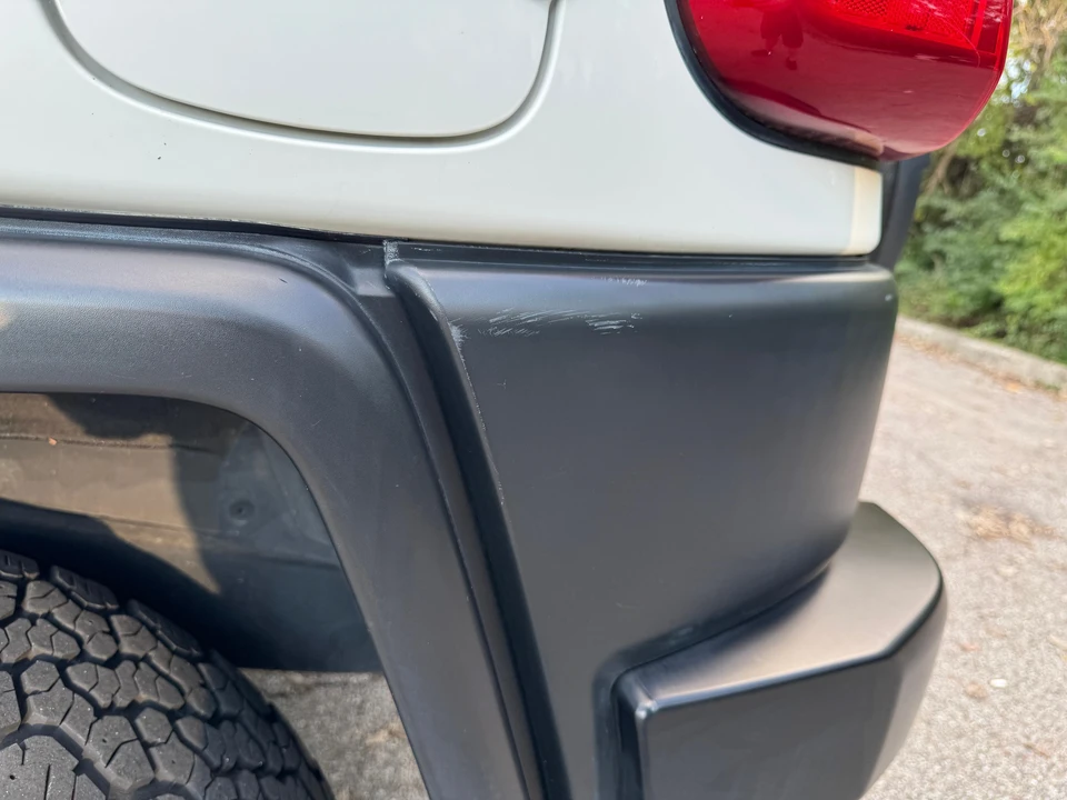 2012 Toyota FJ Cruiser - Image 24 of 31