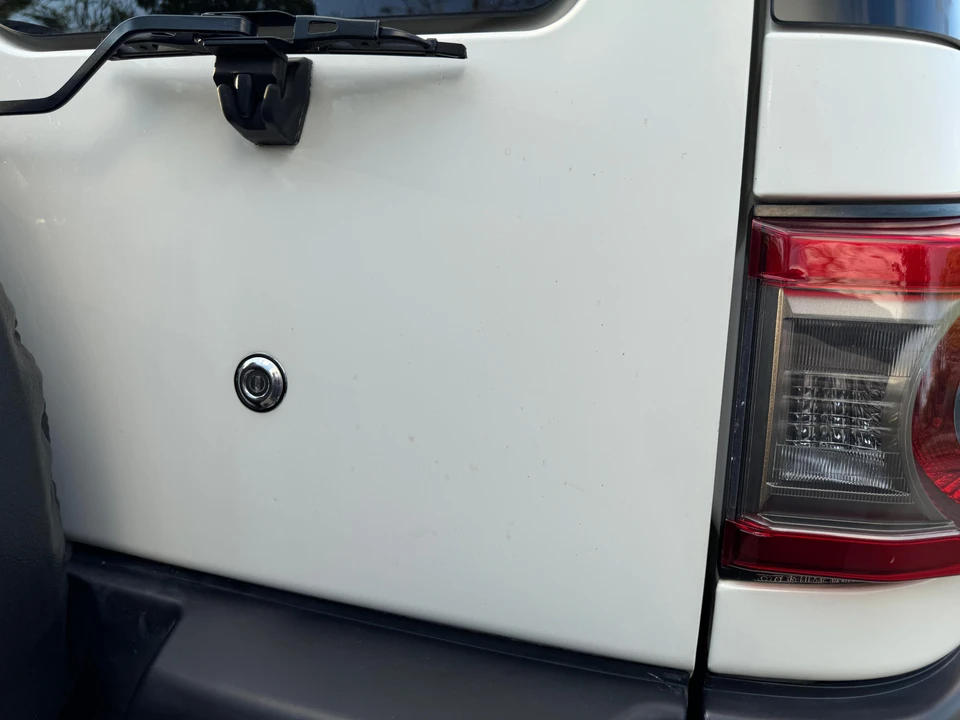 2012 Toyota FJ Cruiser - Image 27 of 31